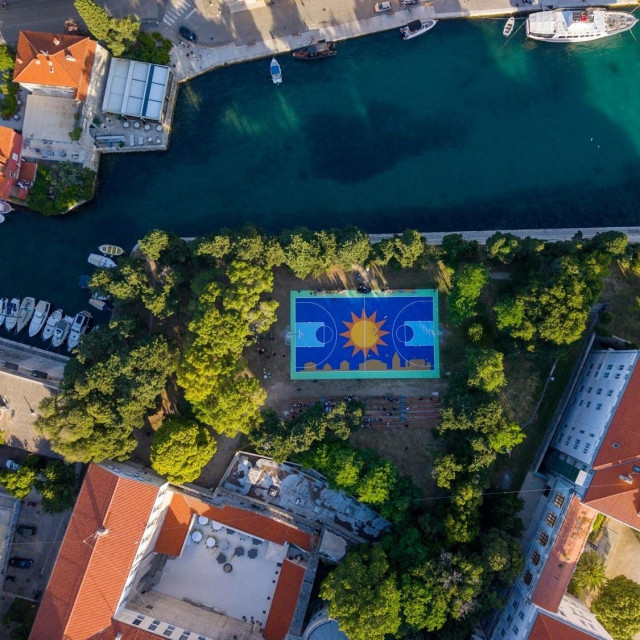 Kapetanski park je jedinstveno igralište na Poluotoku, smješteno na bastionu Citadela