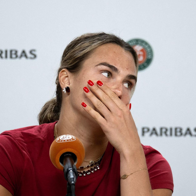 Razočarana Arina Sabalenka na press konferenciji nakon meča