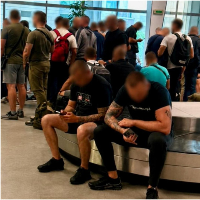 Deportirani na aerodromu u Tivtu