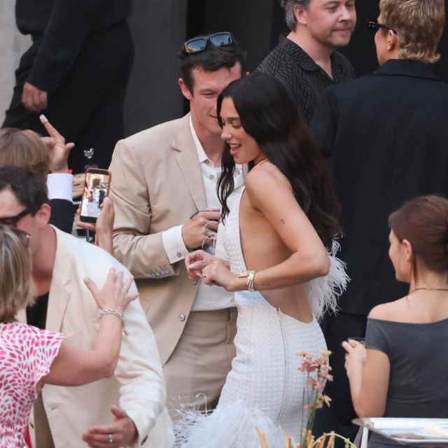 Dua Lipa i Callum Turner snimljeni na zabavi u Palermu