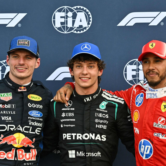 Max Verstappen, Kimi Antonelli i Lewis Hamilton