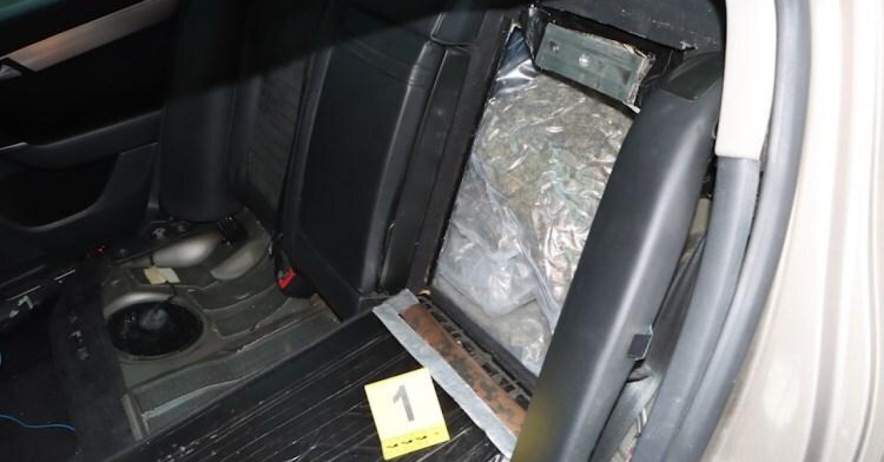 FOTO: Zagrebačka policija u VW Passatu slovenskih tablica pronašla drogu u tajnim pretincima