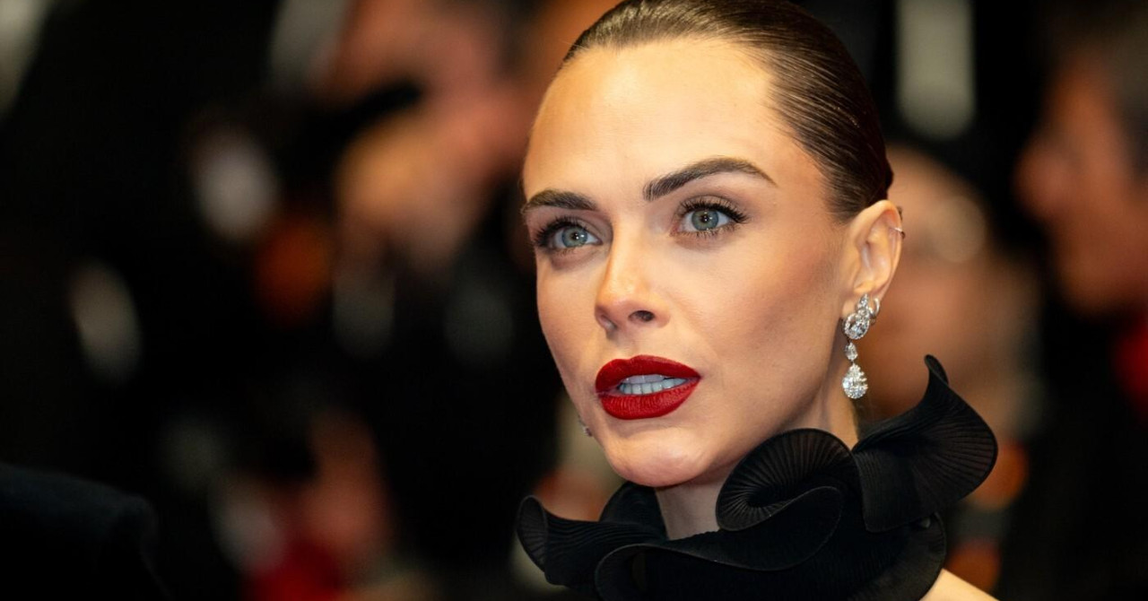 Cara Delevingne započela je samostalnu pjevačku karijeru, od koncerta na prvoj turneji nije ju odvratila ni operacija zuba