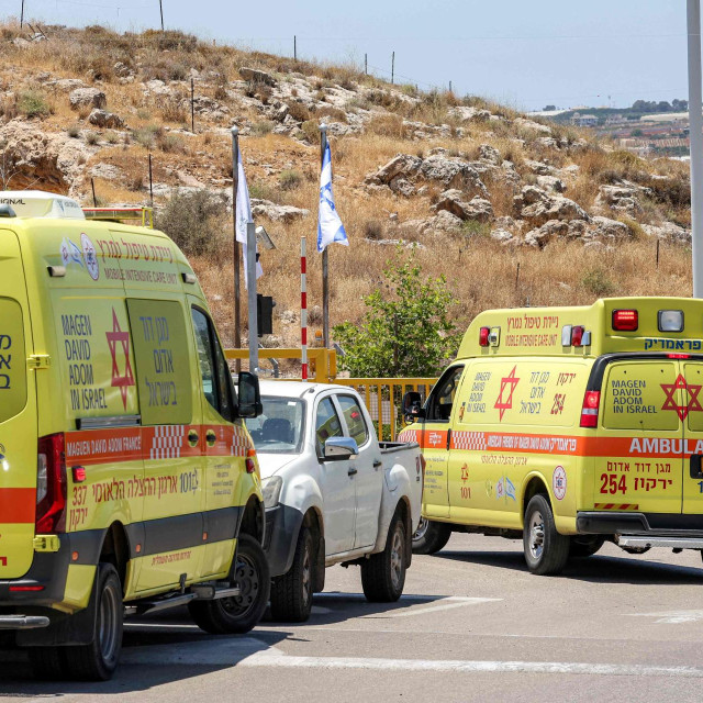Ambulantna kola na mjestu pucnjave