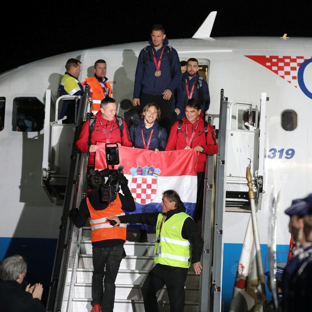 Hrvatska nogometna reprezentacija po dolasku u Zagreb nakon katarske bronce