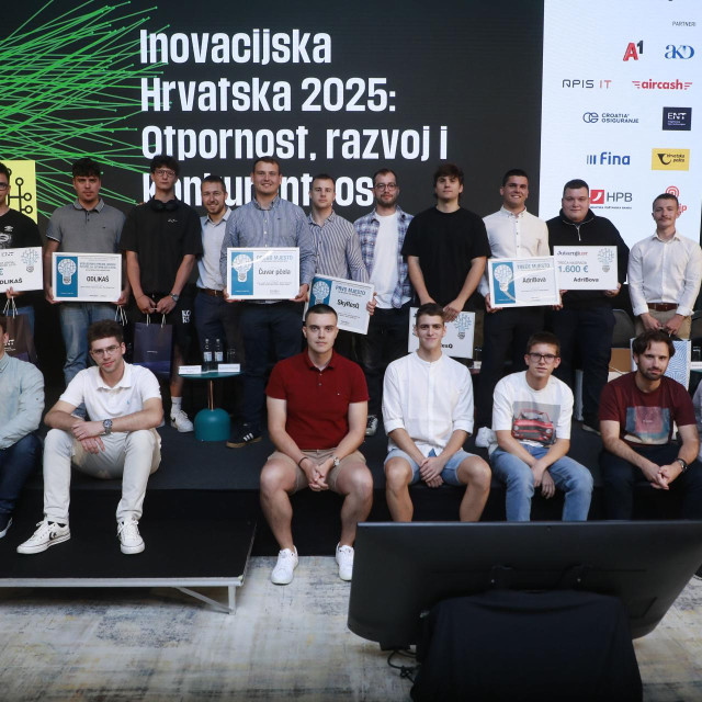 Prošlogodišnja dodjela nagrada najboljim mladim inovatorima