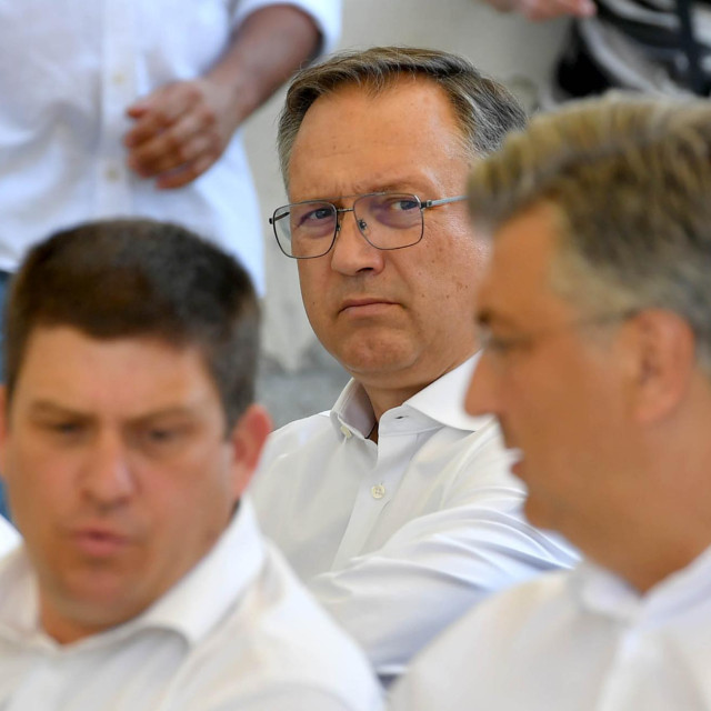 Oleg Butković, Andrej Plenković, u pozadini David Sopta