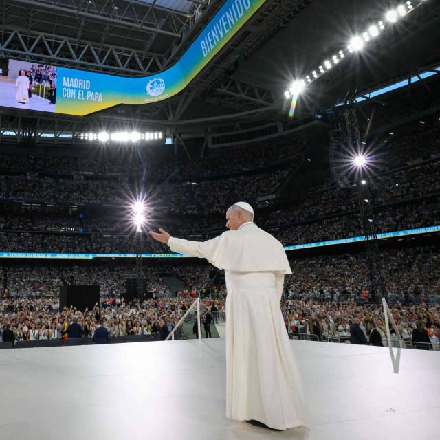 Papa XIV na Santiago Bernabeu stadionu