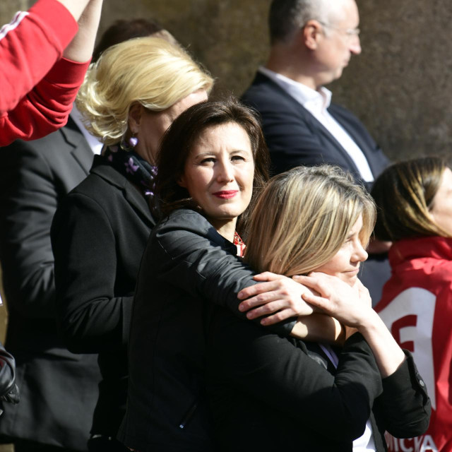 Dalija Orešković, Sandra Benčić
 