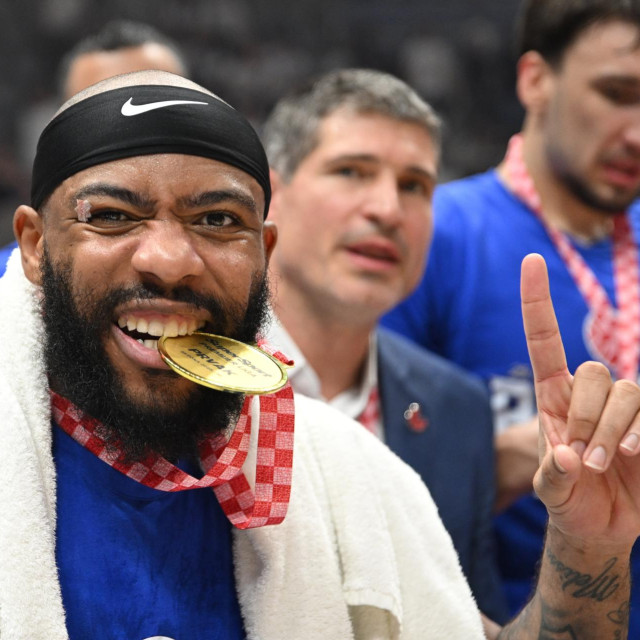 Cibonin Amerikanac Justin Roberson s medaljom hrvatskog prvaka 