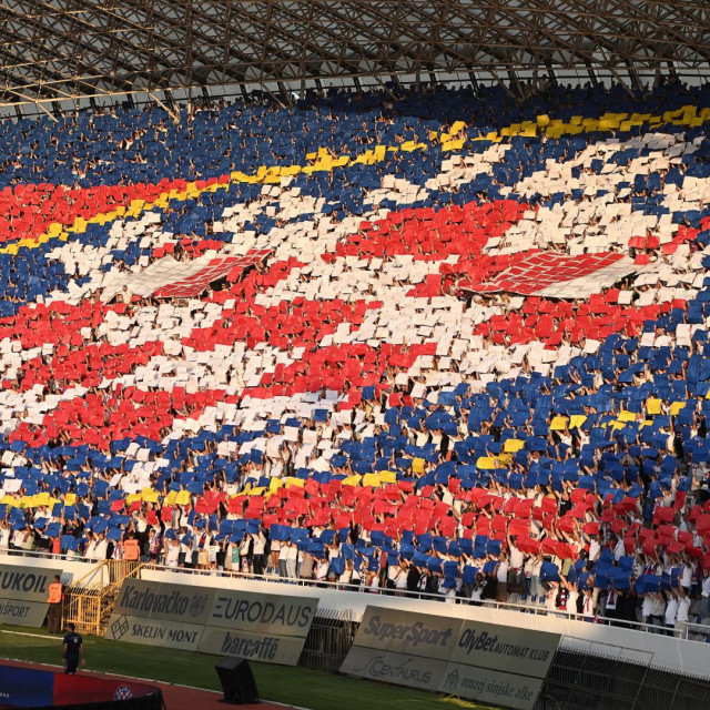 Grb Hajduka na tribinama Poljuda