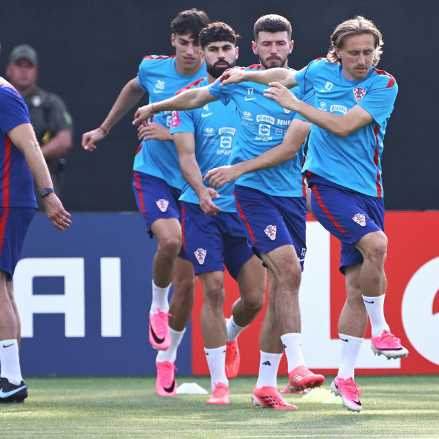Petar Musa, Joško Gvardiol, Petar Sučić i Luka Modrić na treningu u Alexandriji