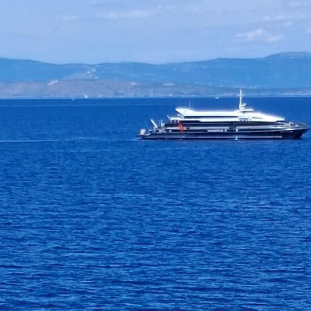 Katamaran Krilo Eclipse