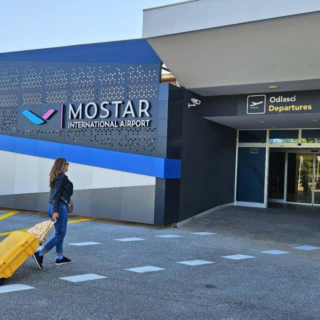 Sarajevska zračna luka ima oko 2 milijuna putnika, a mostarska manje od sto tisuća