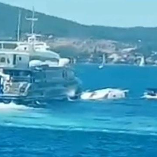 Udar katamarana u jedrilicu na Splitskim vratima