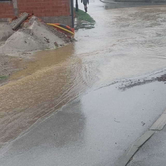 Iza mjesštana su teška večer i noć, a štete će se tek zbrajati