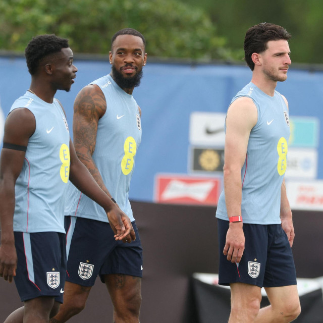 Reprezentativci Engleske prilikom treninga, među kojima i Bukayo Saka