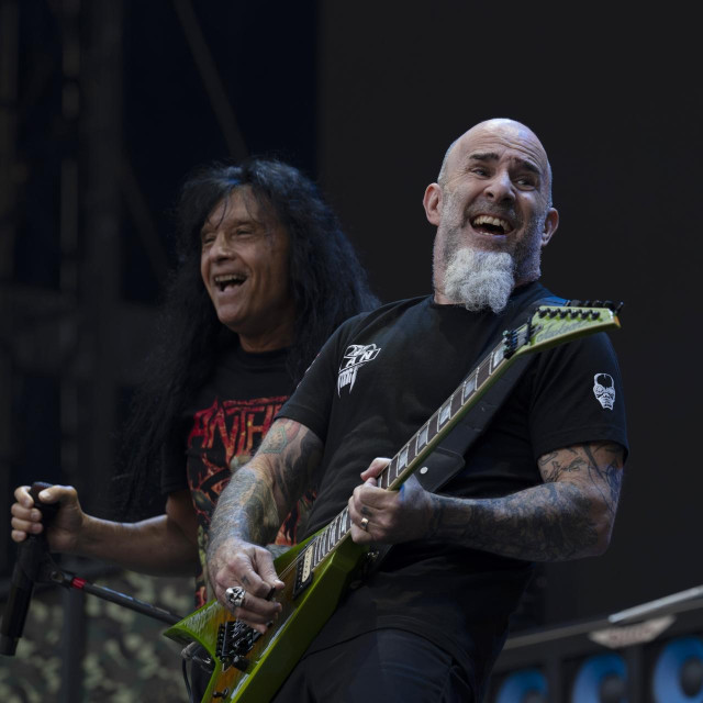 Vokalist Joey Belladonna i ritam gitarist Scott Ian na europskoj turneji