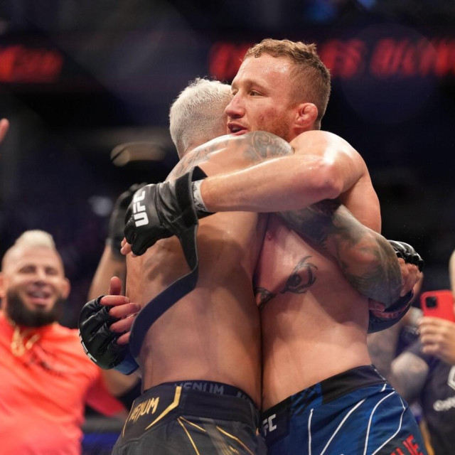 Charles Oliveira (lijevo) vs. Justin Gaethje (desno)