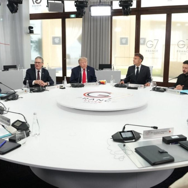 Volodimir Zelenski na sastanku s čelnicima zemalja skupine G7 u Francuskoj