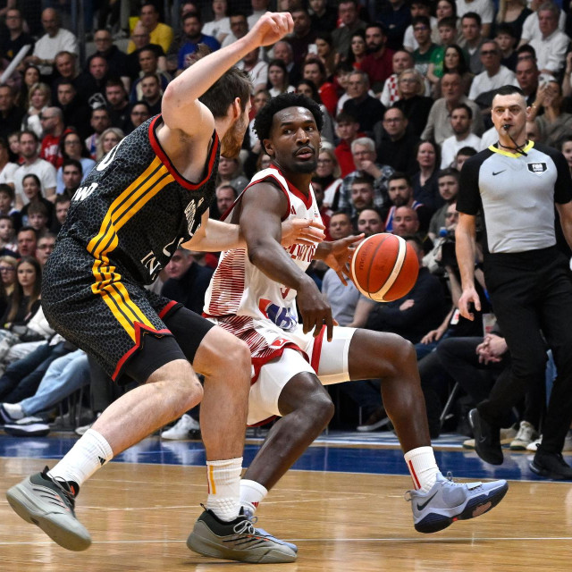 Jaleen Smith u akciji protiv Njemačke