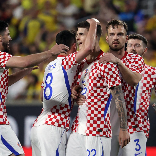 Luka Vušković u slavlju sa suigračima