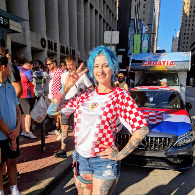 Influencerica Whitley Queen