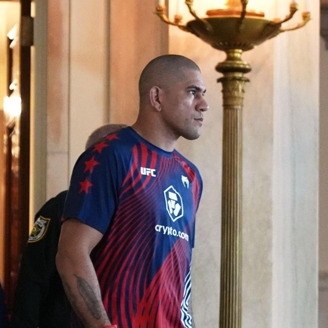 Alex Pereira