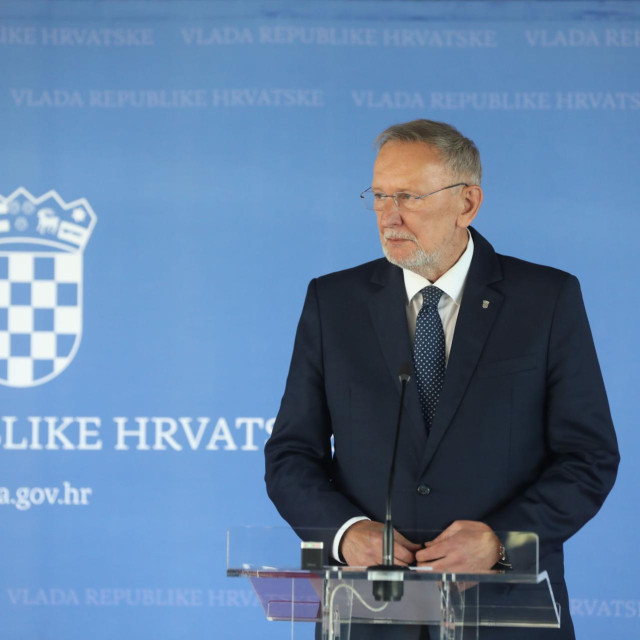 Davor Božinović
 