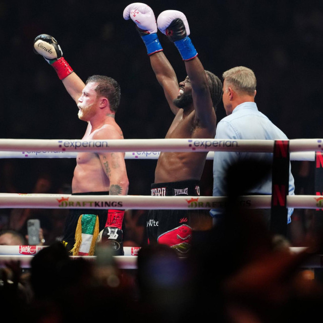 Canelo vs Crawford - Fight Night LAS VEGAS, NV - SEPT 13: L-R Canelo Alvarez and Terence Crawford celebrate after their 10-round Undisputed & Ring Magazine Super Middleweight Championship bout Allegiant Stadium for Canelo vs Crawford on September 13, 2025 in Las Vegas, NV, United States. Photo by /PxImages Las Vegas, NV Allegiant Stadium LAS VEGAS, NV United States Copyright: xLouisxGrassex,Image: 1037570453, License: Rights-managed, Restrictions:, Model Release: no, Credit line: Louis Grasse/imago sportfotodienst/Profimedia