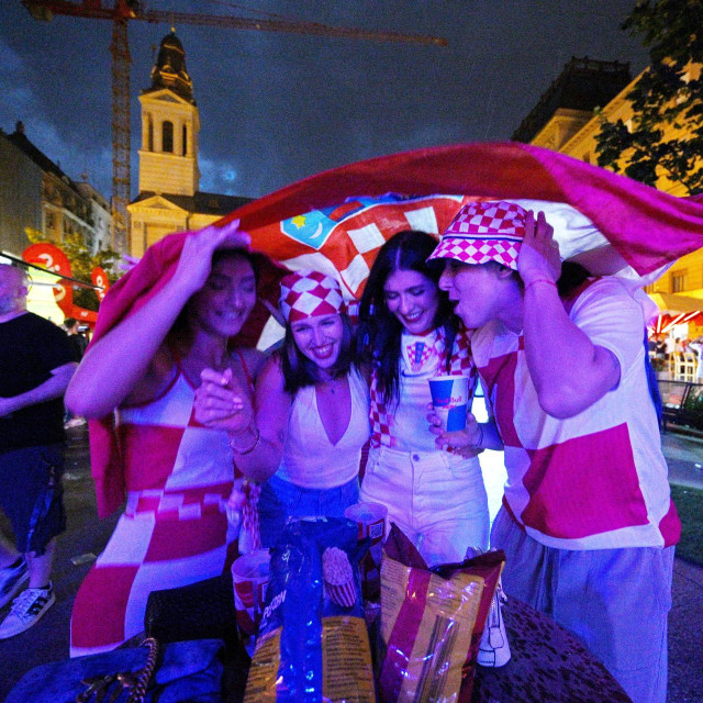Fan zona HNS-a na Cvjetnom trgu