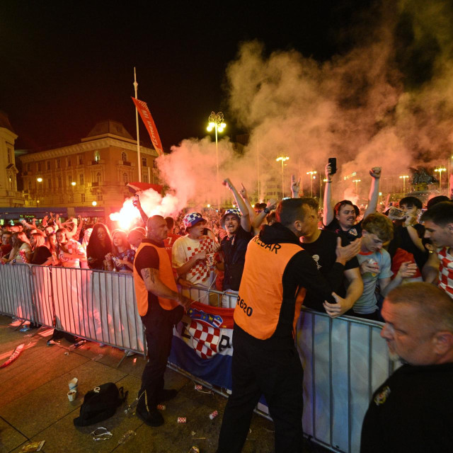 Navijači na Trgu bana Jelačića