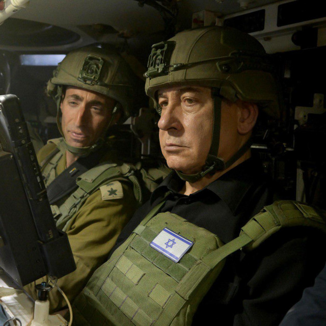 Benjamin Netanyahu u vojnoj uniformi