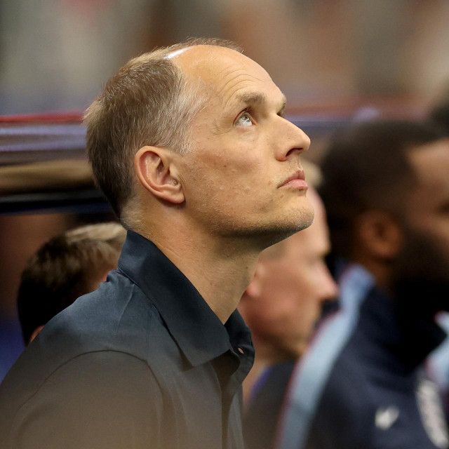 Thomas Tuchel i stručni stožer engleske reprezentacije za vrijeme intoniranja nacionalne himne uoči utakmice s Hrvatskom