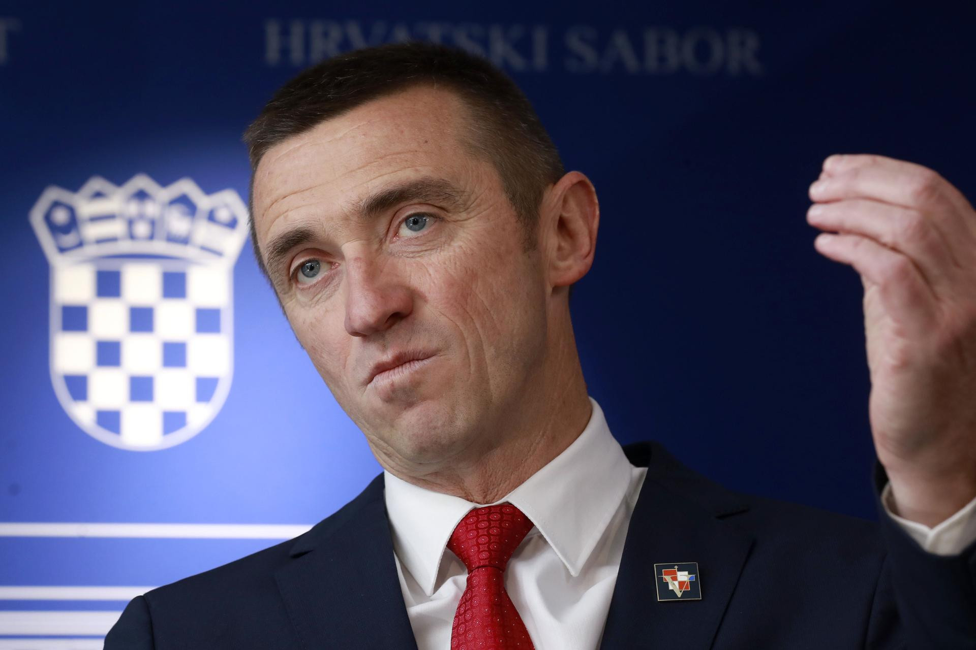 Jutarnji list - Penava na presici napao saborsku zastupnicu: "Slušam tu  gospođu i eto nje opet... Ne zna ništa o povijesti..."