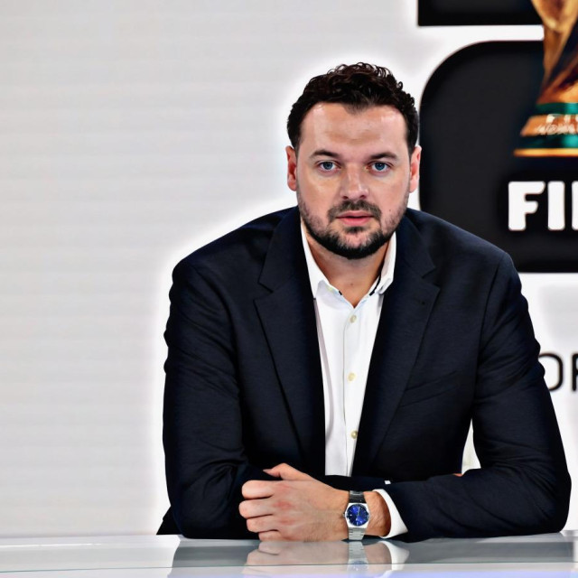 „Nakon dodatnih pregleda i razgovora s liječnicima odlučio sam prestati s ozbiljnim igranjem nogometa. Bila je to teška odluka jer sam cijeli život bio vezan uz loptu, ali zdravlje je na prvom mjestu”, ispričao je