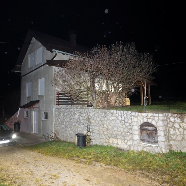 Obiteljska kuća u općini Ljubešćica u čijem su dvorištu pronađena zakopana tijela dviju beba