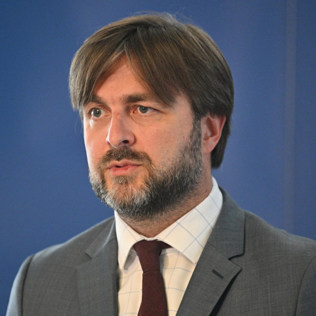 Tomislav Ćorić, potpredsjednik Vlade i ministar financija
 