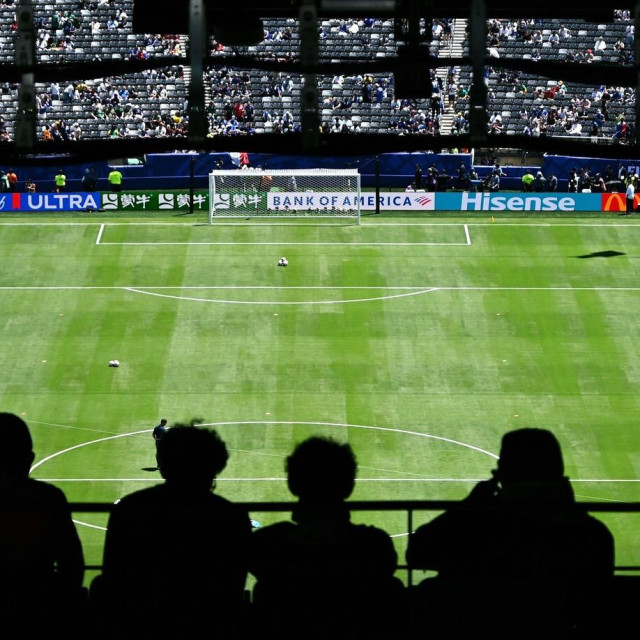 Pogled s tribina na travnjak MetLife stadiona