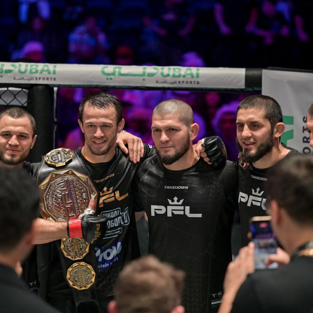 Usman Nurmagomedov i njegov tim