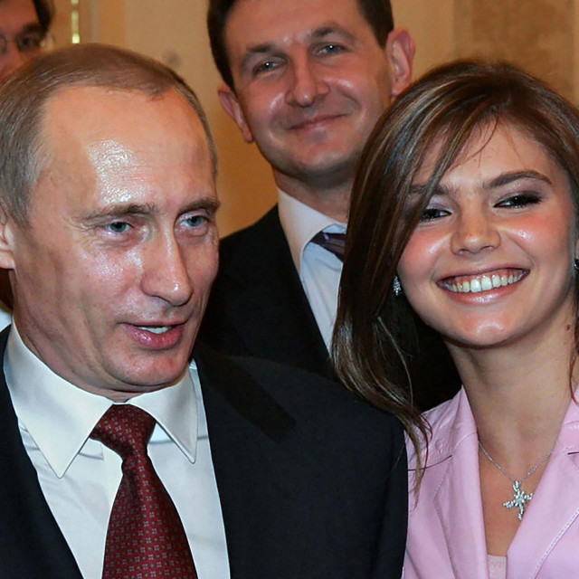 Vladimir Putin i Alina Kabajeva (arhivska fotografija)