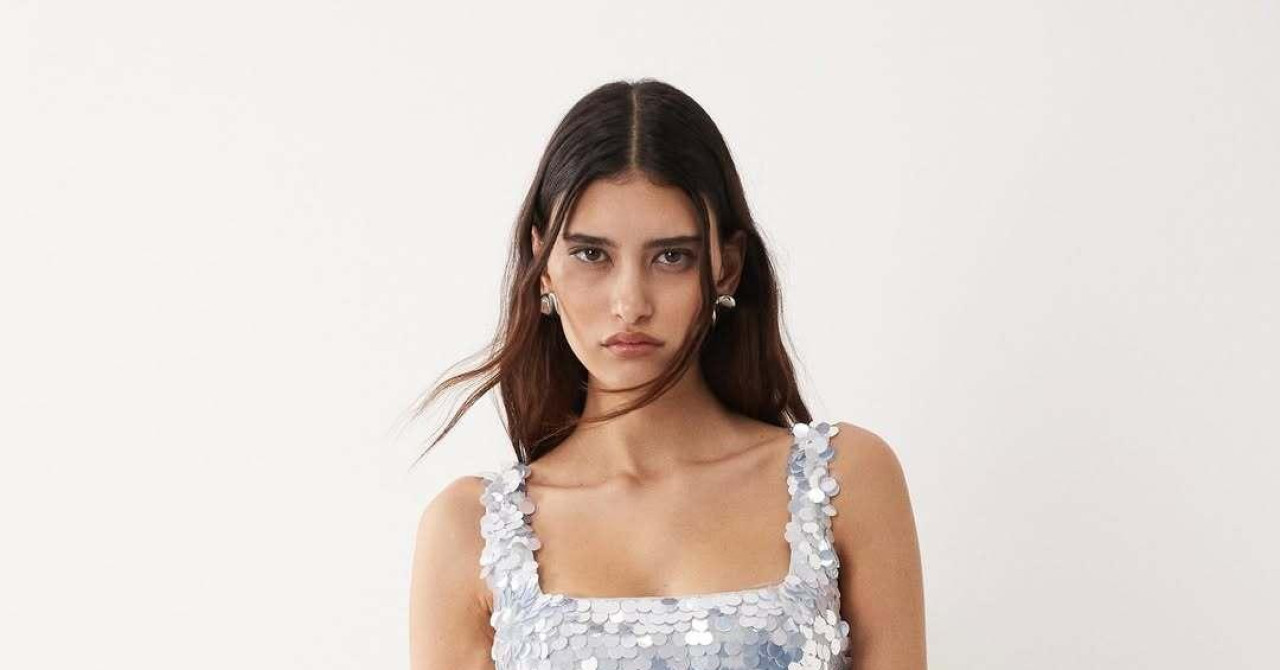 Haljina s ASOS-a postala je viralna i pokrenula trend velikih šljokica - posvuda su