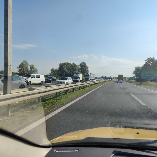 Kolona na autocesti A4