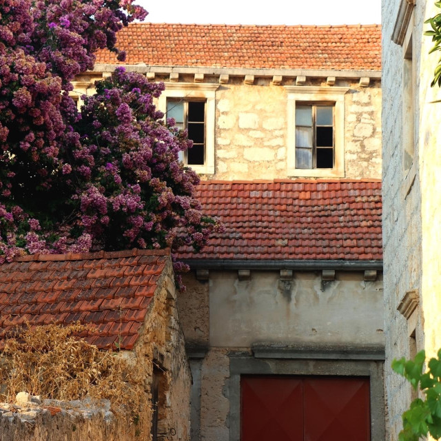 Tradicionalne kamene kuće u Blatu na Korčuli