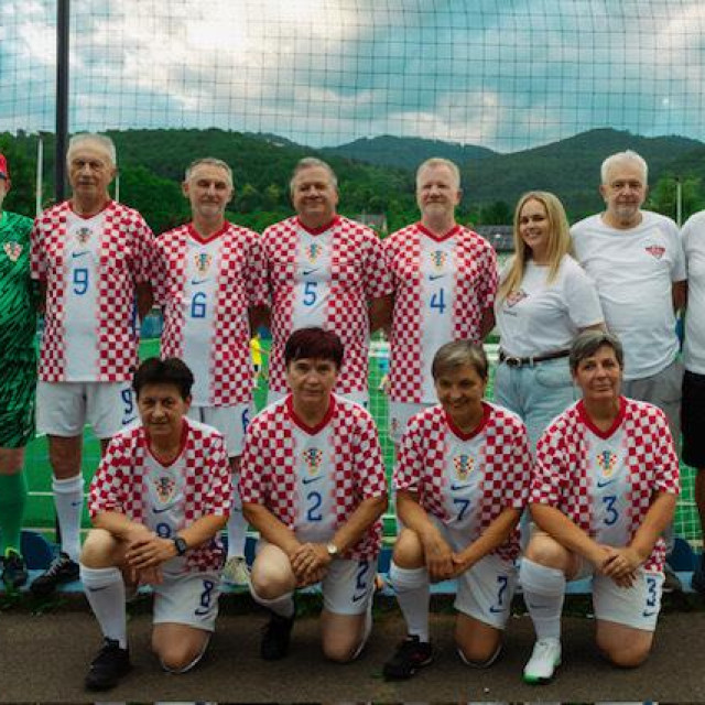 Stoje (s lijeva na desno): Damir Fučkar.  Ivo Ciko, Nenad Tomašić, Damir Vrbanović, Dražen Barić, Iva Radušić, Ivo Bulaš, Darko Cvitković 

Donji red (s lijeva na desno): Lidija Kunštek, Marija Halambek, Sanja Brnadić Zoranić, Zlata Avdić 