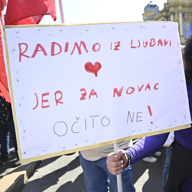 Prosvjed sindikata za veće plaće i mirovine održao se u Zagrebu sredinom travnja 2026.