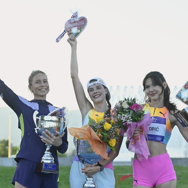 2. mjesto, Eleanor Patterson, 1. mjesto Jaroslava Mahučih, 3.mjesto, Angelina Topić