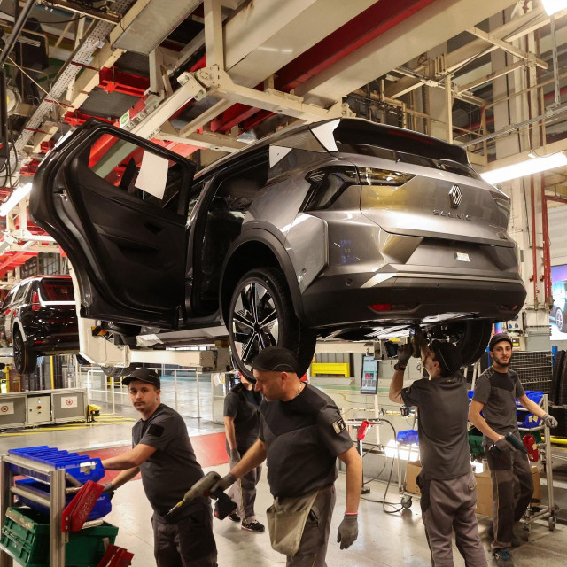 Francuska, s oko 5.500 zaposlenih, čini polovicu Renaultovih inženjera na svjetskoj razini