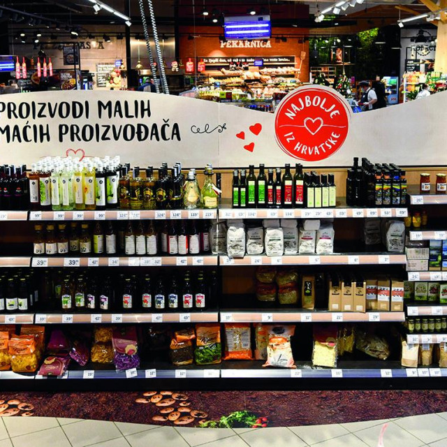 Konzum danas svakodnevno poslužuje oko pola milijuna kupaca kroz mrežu s više od 600 prodavaonica