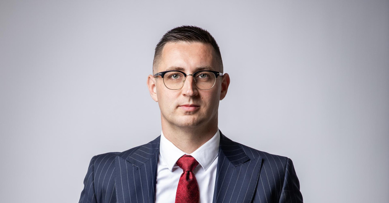 Dok milijuni prate svoje nogometne idole, on radi ono što se ne vidi: Stipo Dubravac čuva mir i štiti sportske zvijezde